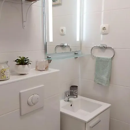 Maria - Porat Apartment *