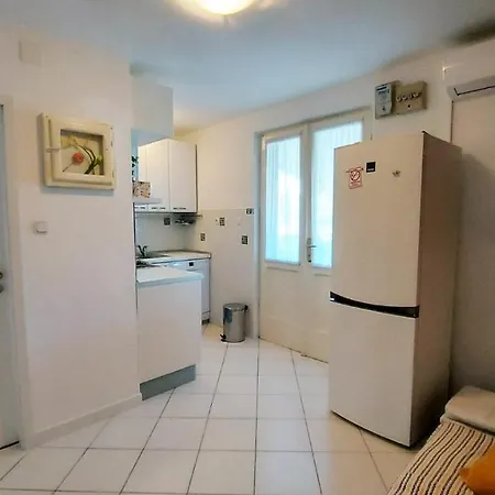 Maria - Porat Apartment Primosten